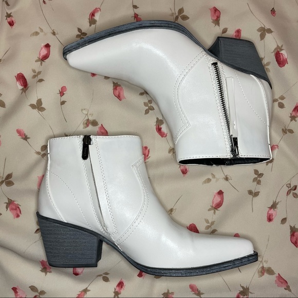 Circus by Sam Edelman Shoes - White Circus by Sam Edelman boots